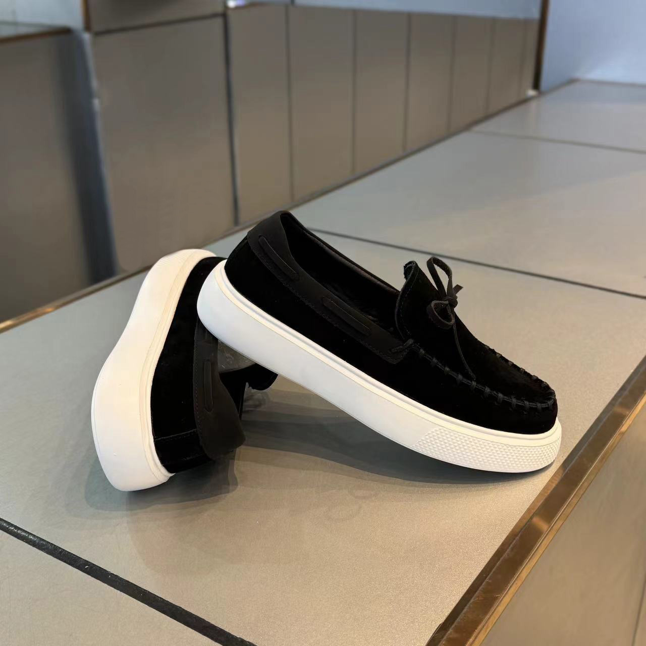Men Casual Shoes Fashion Simple Style Designer Shoes Slip-on Solid Color Versatile Breathable Comfort Thick Sole Triple Black Brown Light Tan Free shi