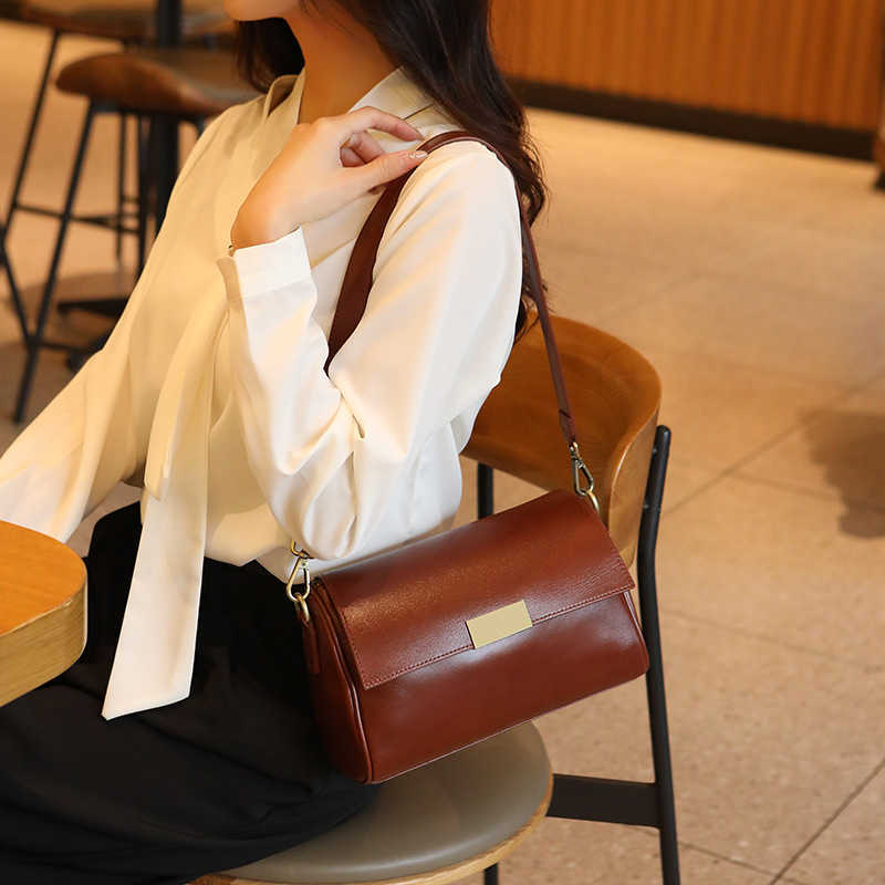 Head layer cowhide bag underarm bag, women's fashionable crossbody bag, high-end texture leather shoulder bag 241215