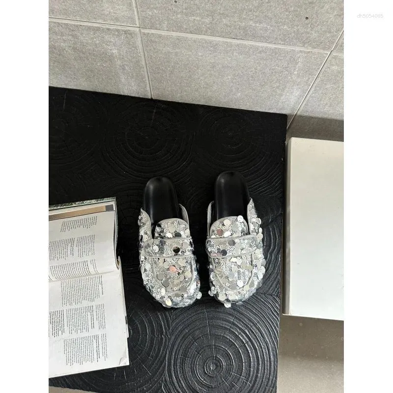 Slippers Shoes Low Shallow Womens Outdoor Slides Cover Toe Pantofle Thin Heels Designer 2024 Rubber Fabric Autumn Bg F