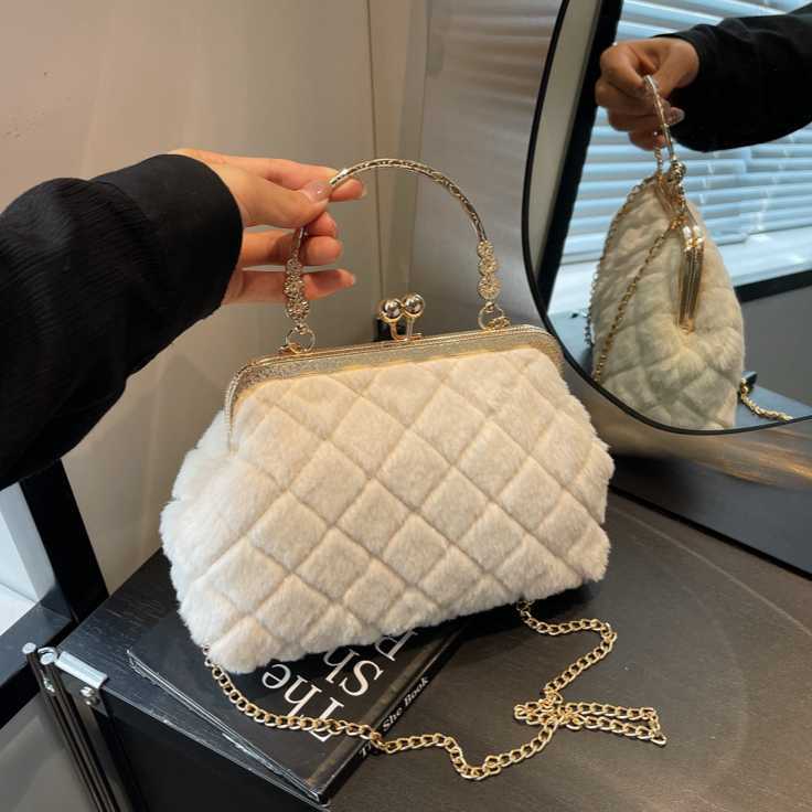 Fashion Velvet Banquet Bag with Western Style, Versatile Chain, Single Shoulder, Cross Shoulder, Clip Mouth Women's Small Bag 241215