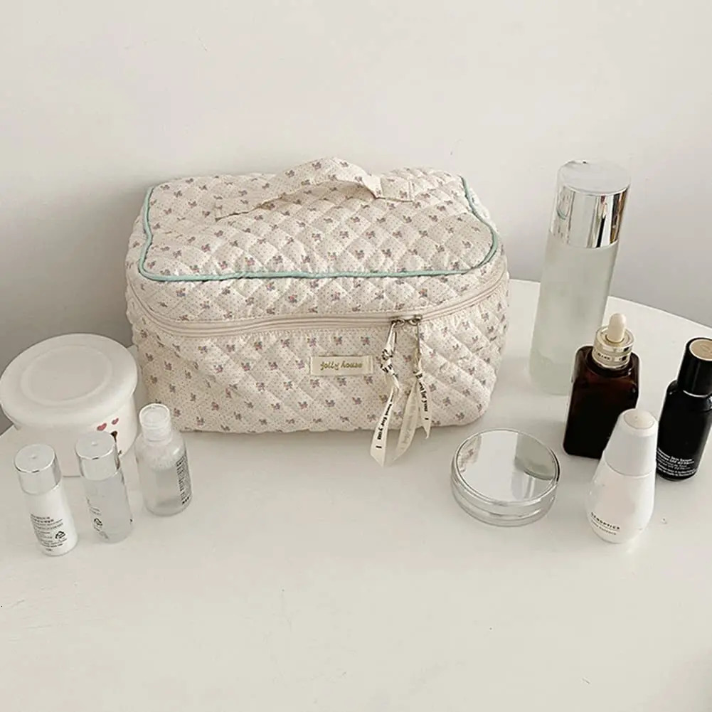 Floral Cotton Makeup Bag Large Capacity Travel Cosmetic Bag Quilted Pouch Coquette Aesthetic Toiletry Women Girls Ladies Storage 241212