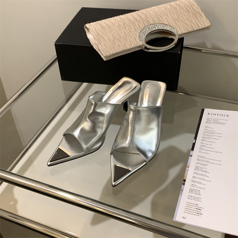 2025 Gold Sier Pointed Toe Slippers Women Designer Thin Low Heels Banquet Party Prom Ladies Slide Shoes EU35-39