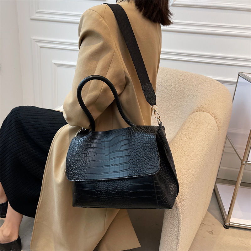 Women Shoulder Large Capacity High-end Western-style Armpit Crossbody Tote Bag Commuter Triple Black Brown Coffee Free Shipping New Free Delivery Desi
