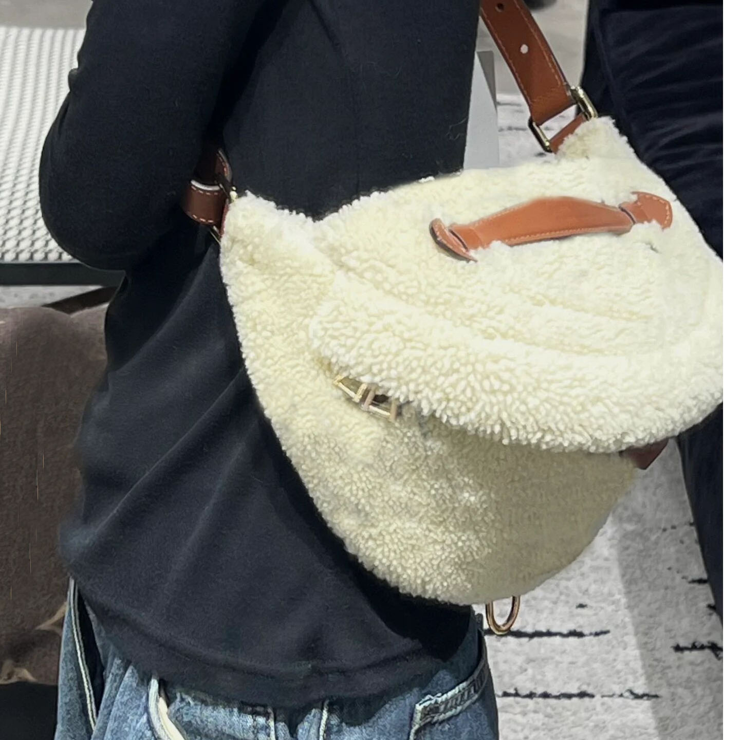 Fanny pack teddy designer bag fluffy bumbags flower winter sac luxe crossbody waist bags for mens women zipper letter brown retro classical xb133