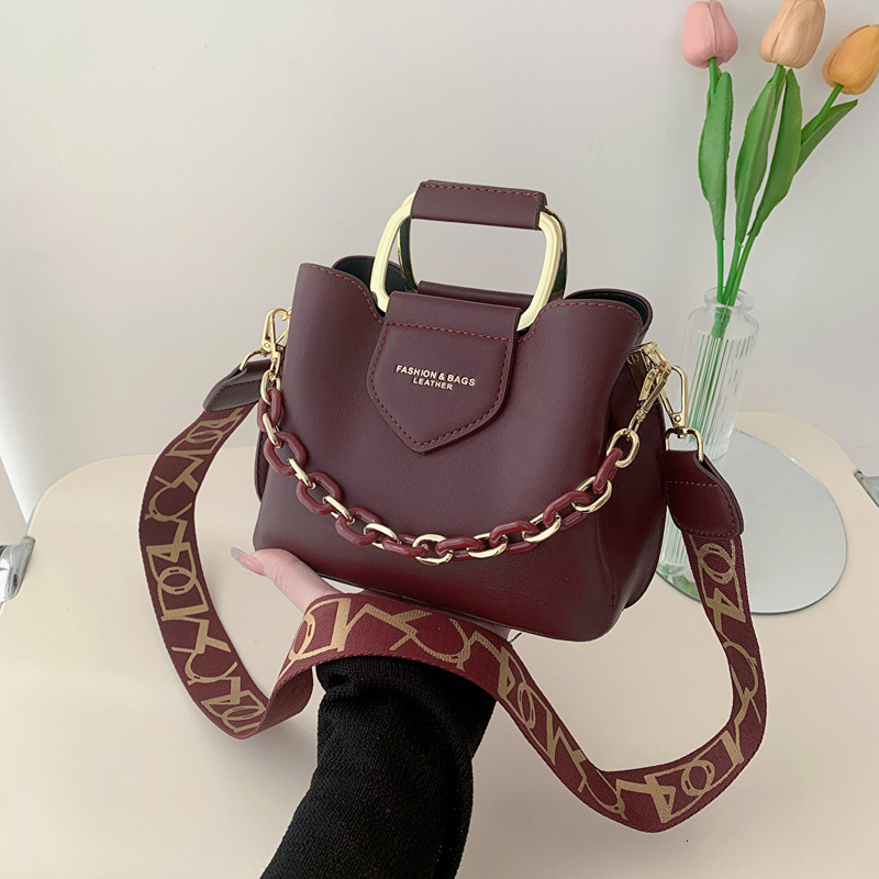 The New Soft PU Leather Bag Is Designed Specifically For Female Designers. Shoulder Bags Will Be Popular In Crossbody Bags In 2025