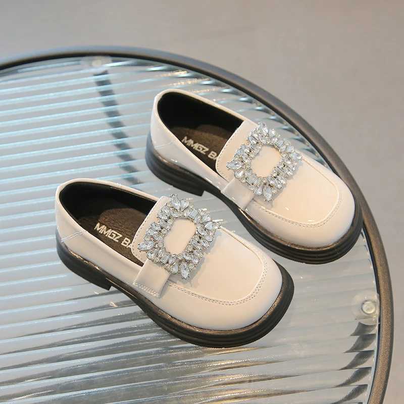 Sandals Girls Loafers Diamante patented leather slider fashionable childrens leather shoes spring elegant 2636 short and chubby fashionable children J