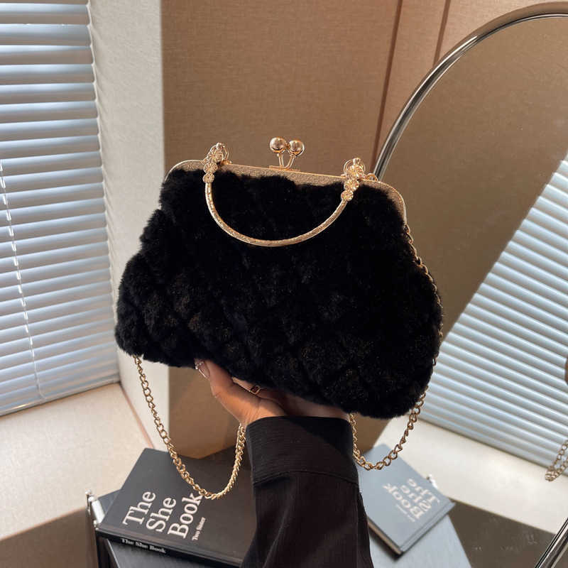 Fashion Velvet Banquet Bag with Western Style, Versatile Chain, Single Shoulder, Cross Shoulder, Clip Mouth Women's Small Bag 241215
