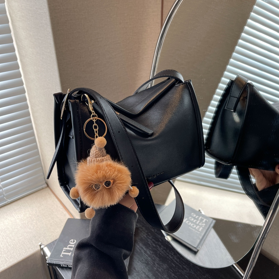 New Women s New Fashionable High Texture Fashion Niche Cross border Large Capacity Commuter Designer Handbag Trendy Shoulder Bag bag