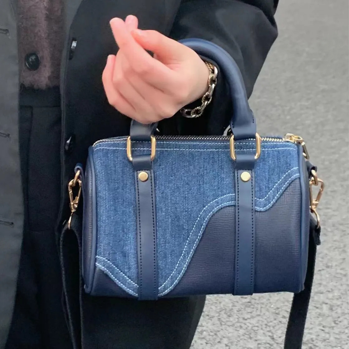 Vintage patchwork Cowboy Women handbag and purses small barrel shaped Boston Casual Messenger Bags for female Shoulder Bag blue 241212