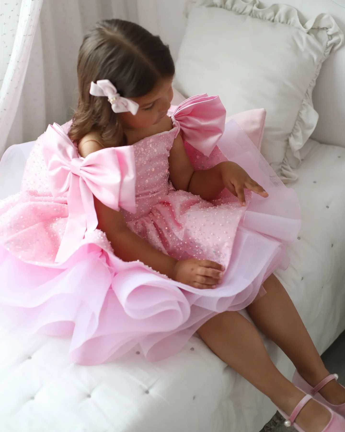 Girl's Dresses Customized Lovely Pink Flower Girl Dress for Wedding Sequins Beading with Bow Kids Birthday Party First Communion Ball Gowns Q2504