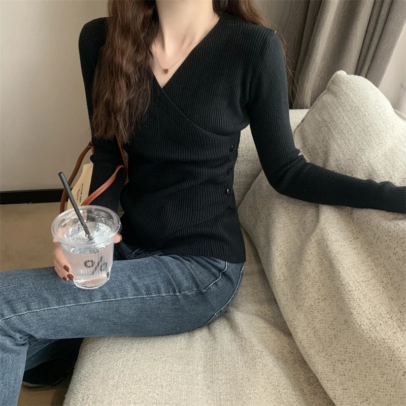 Womens Surplice sweatshirt drawstring knit Vneck long sleeved button side solid color skydiving basic set for girls in autumn and winter 241211