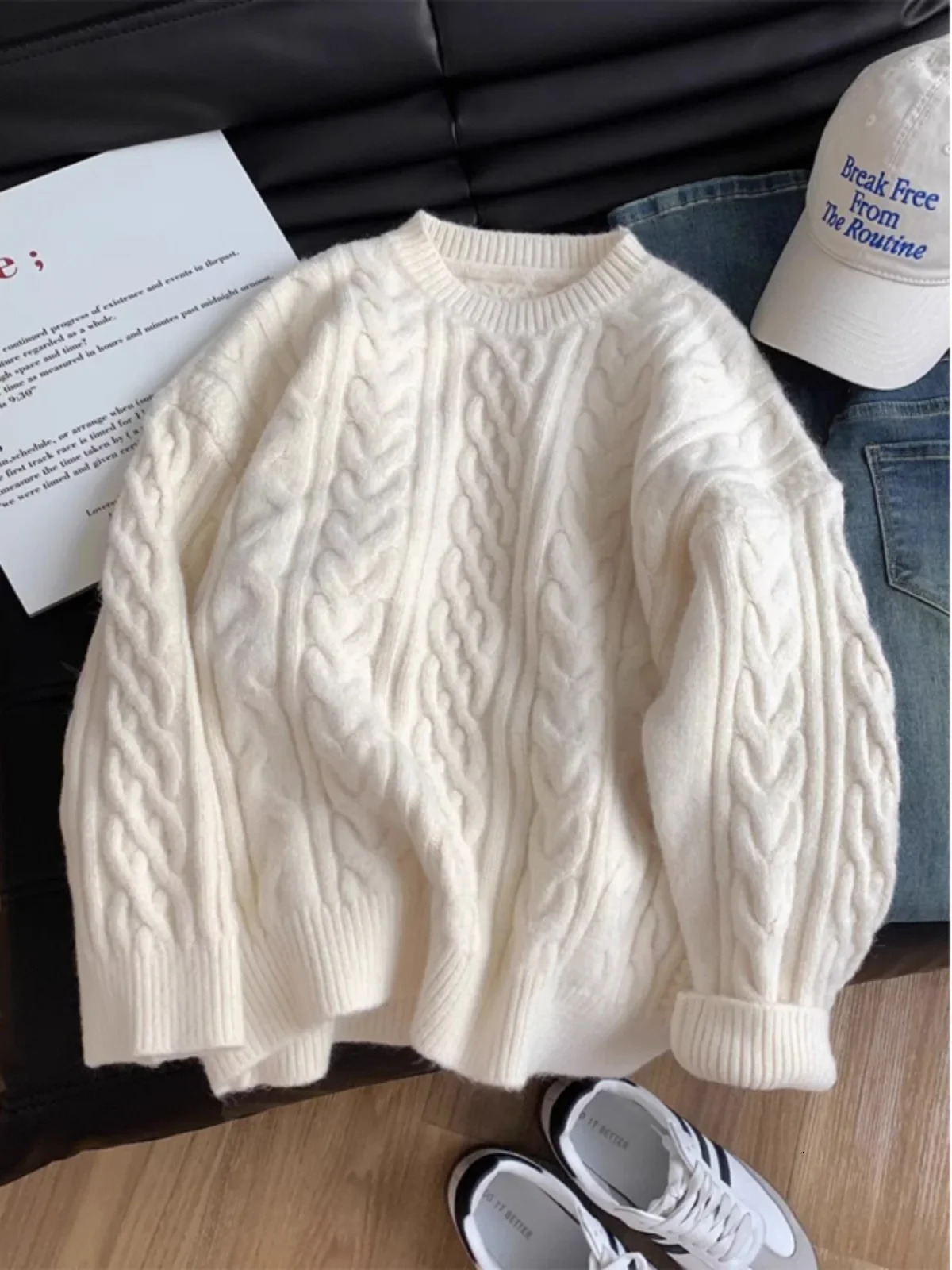 White round neck cable knit flower raccoon fur sweater womens autumn and winter coat retro Japanese loose casual style 241211