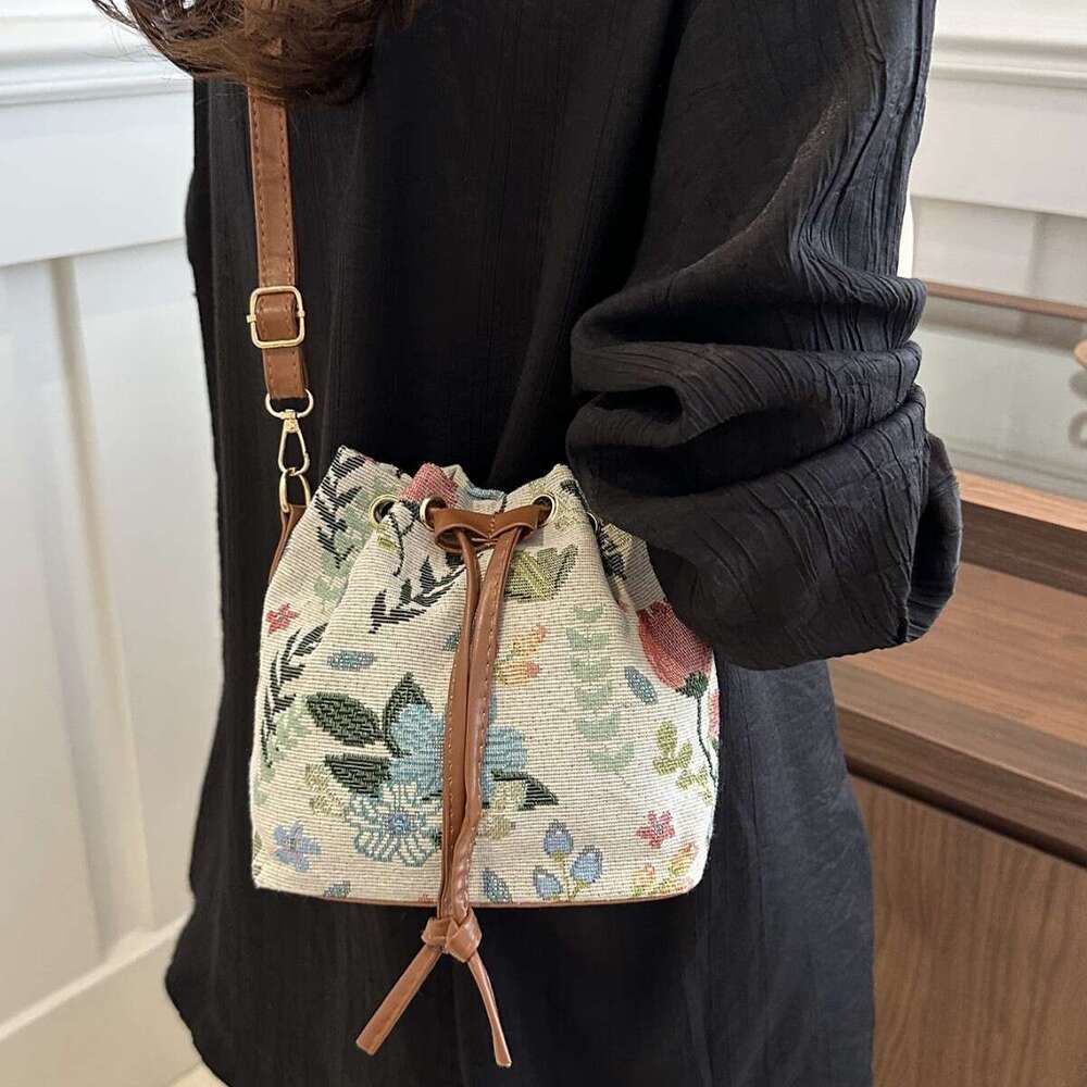 Autumn New Personalized Casual Popular Single Shoulder Ethnic Style Crossbody Drawstring Bucket Bag For Women Retro