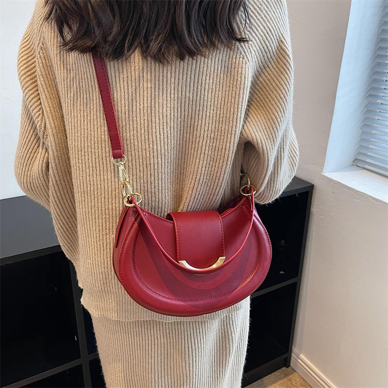 Women Shoulder Bag Fashion Korean Version Niche Simple Hand-held Bag Versatile Commuting Triple Black White Coffee Khaki Red Free shipping