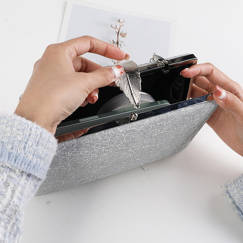 New Women s High Quality Designer Wedding Wallet and Handbag Leaf Shaped Hassp Mobile Horizontal Bag New Collection bag