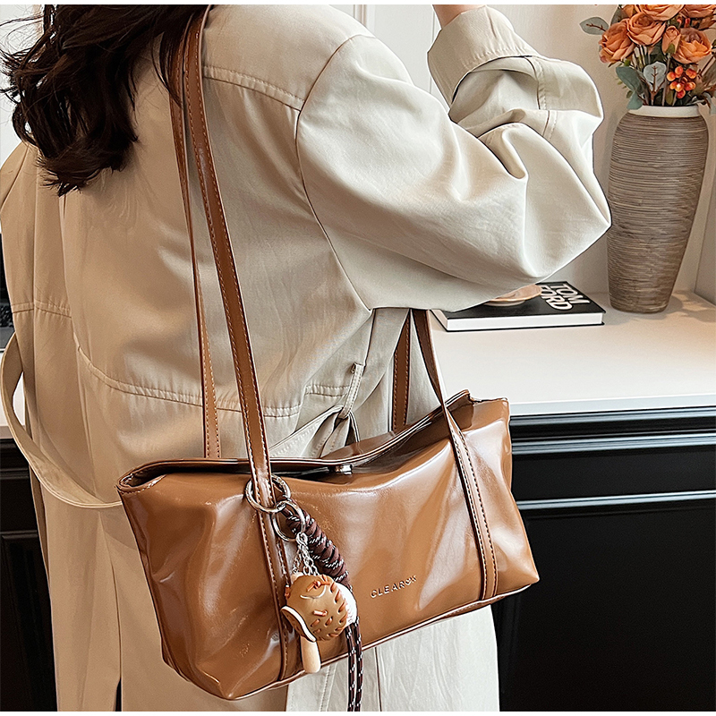 New Retro Matte Suede Handbag New Large Capacity Commuter Designed Multi functional Shoulder Bag Trendy Handbag bag