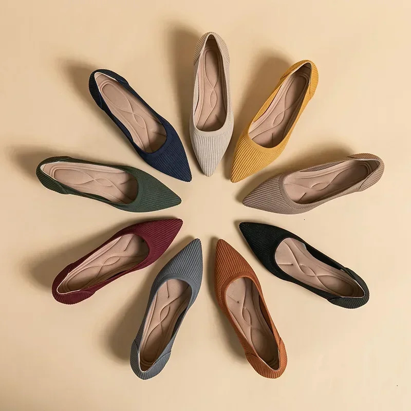 Womens solid color flat shoes are casual fashionable breathable and non slip. The rubber sole is slightly non slip and comfortable for spring and summ