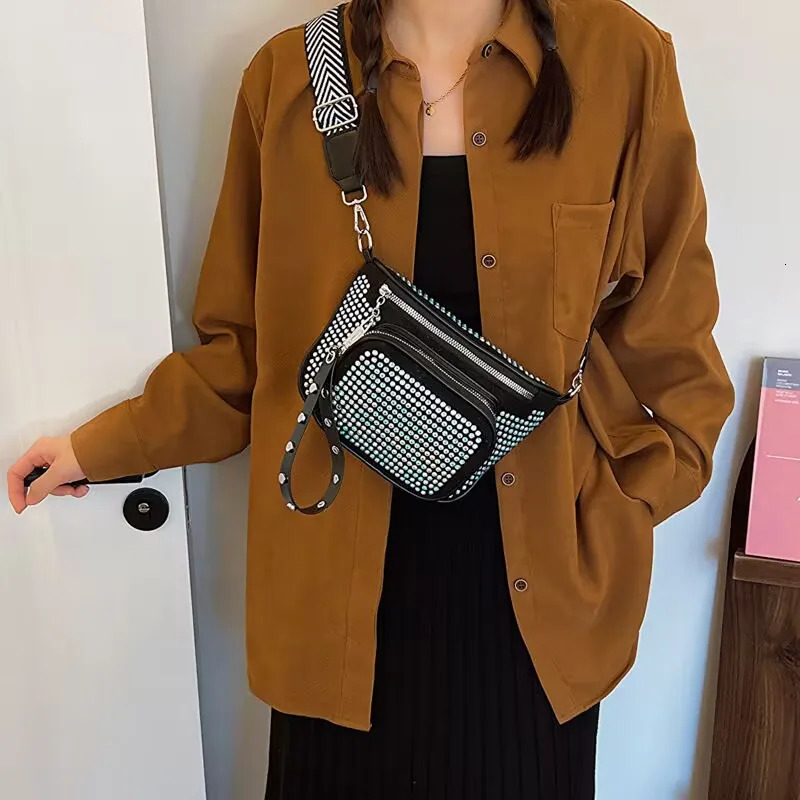Women's Shoulder Strap Bag New Style Female Designer Trendy Rivet Motorcycle Street Bag Master Handbag High End Bag
