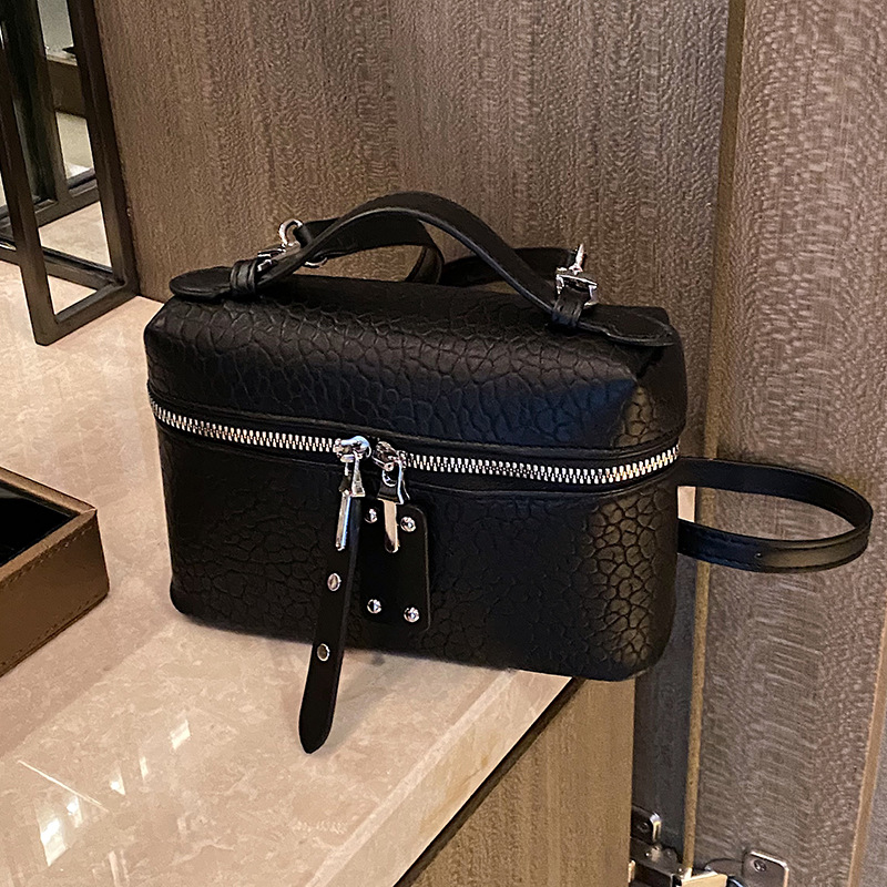 Women Shoulder Bag Popular Small Square Bag New Fashion Versatile Texture Korean Version Handheld Bag Triple Black White Blue Pink Free shipping