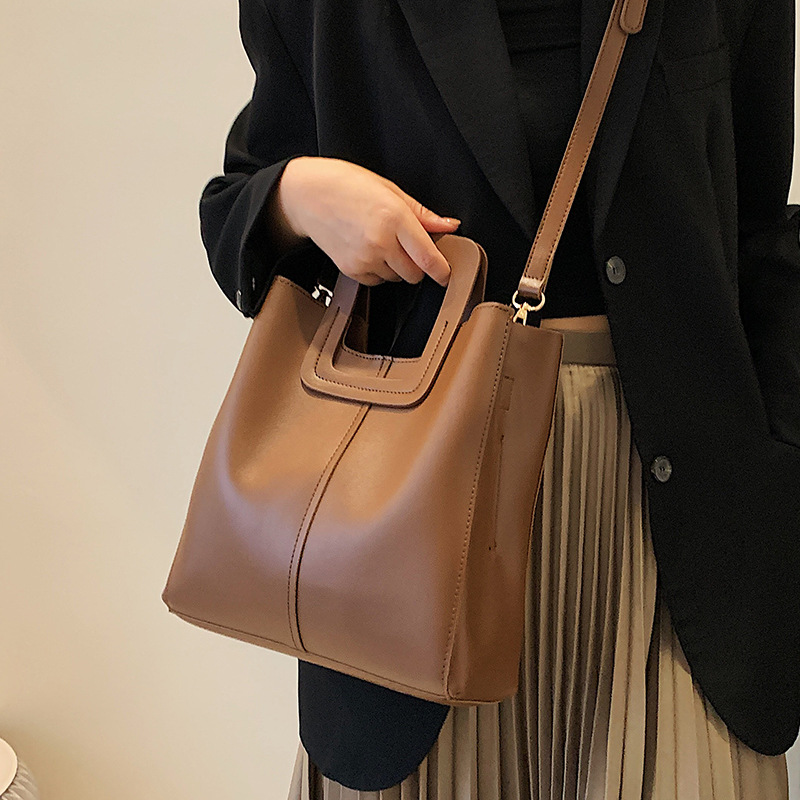 Women Trendy Shoulder Bag Popular Korean Version Design Sense New Fashion Versatile Retro High-end Triple Black Brown Coffee Free shipping