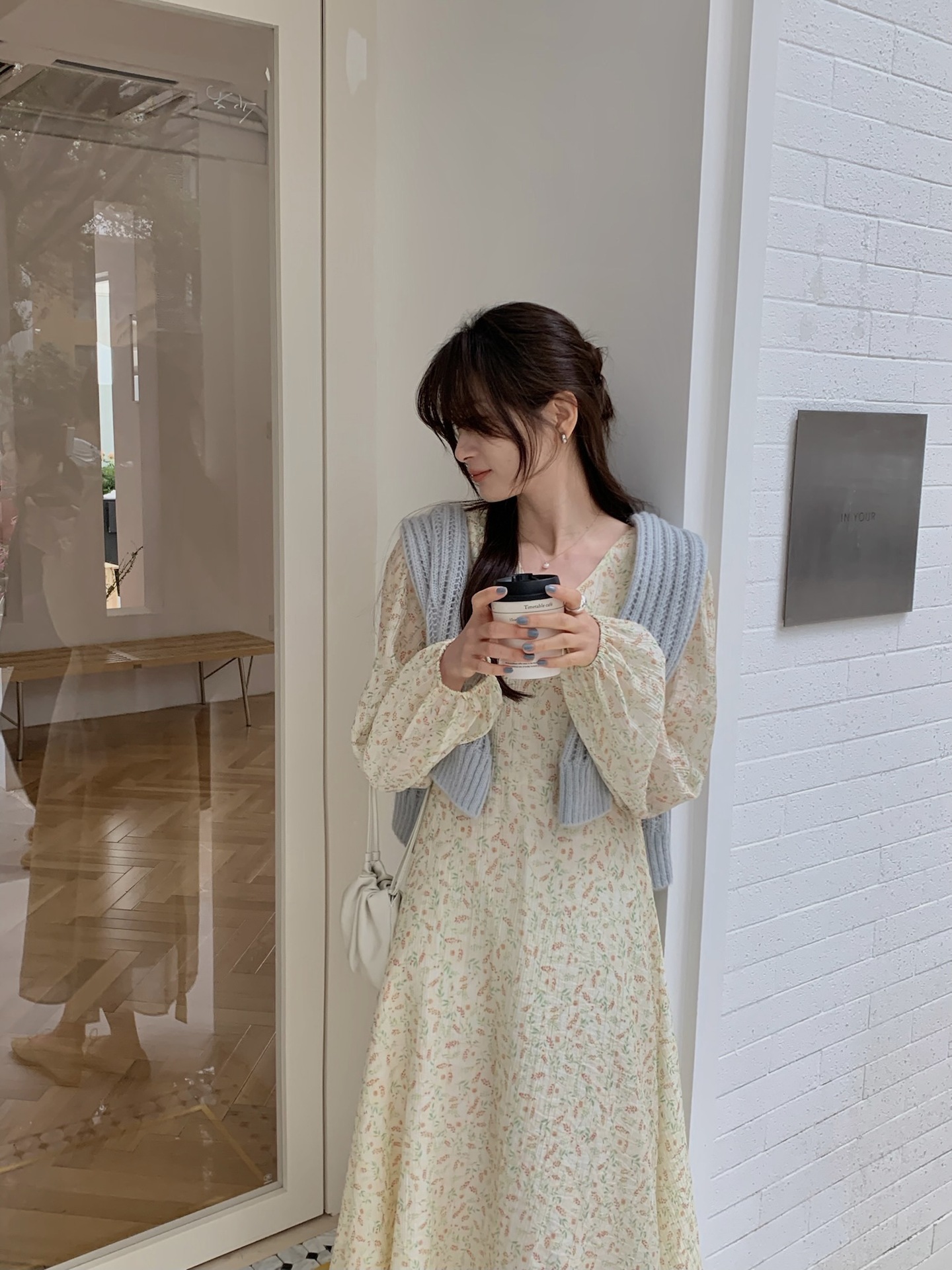 K223 All-match sweet floral dress for women, new spring style, elegant V-neck, long sleeves, slimming long dress