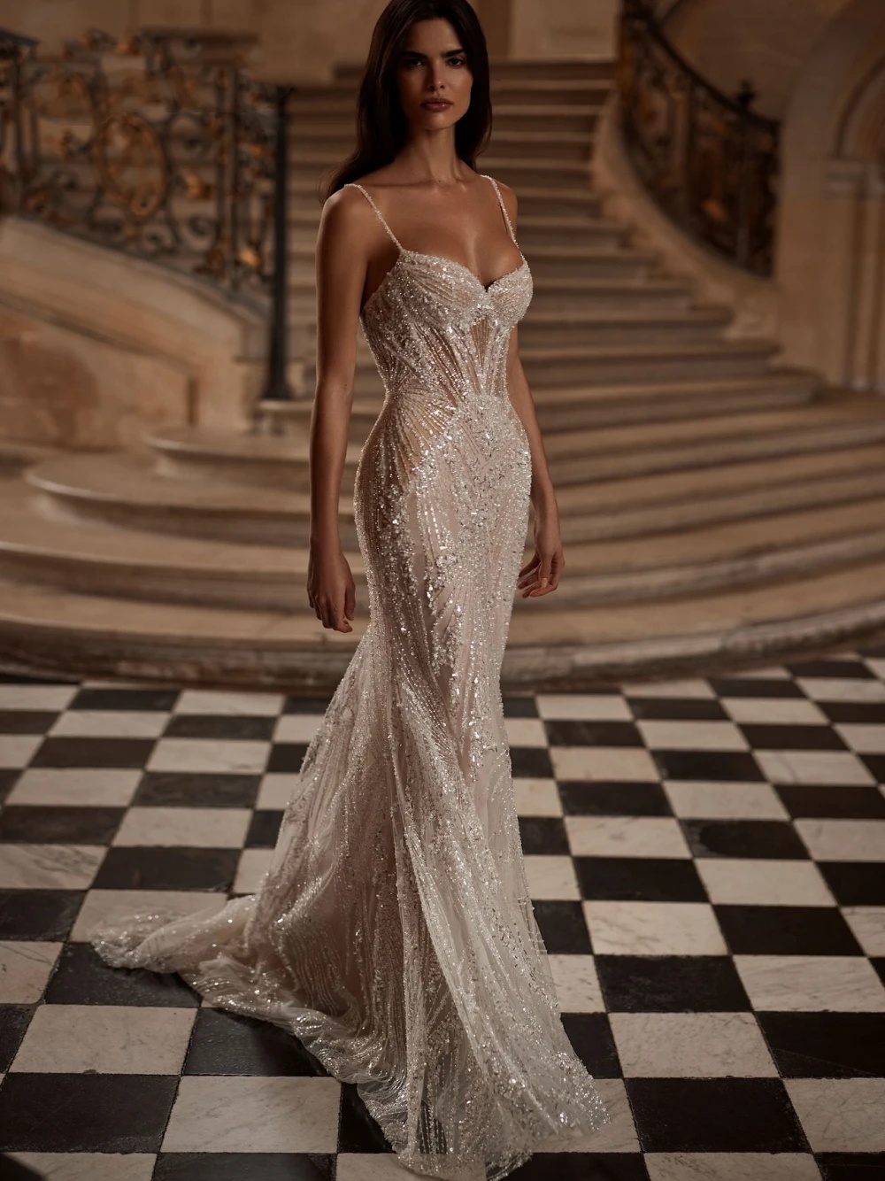 Designer Mermaid Wedding Dresses For Women Spaghetti Strap Sleevess Gown Sequins Ruffles Detachable Train Customized Dress Party