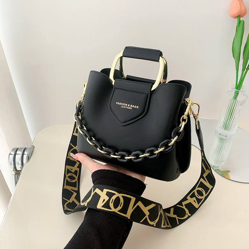 The New Soft PU Leather Bag Is Designed Specifically For Female Designers. Shoulder Bags Will Be Popular In Crossbody Bags In 2025