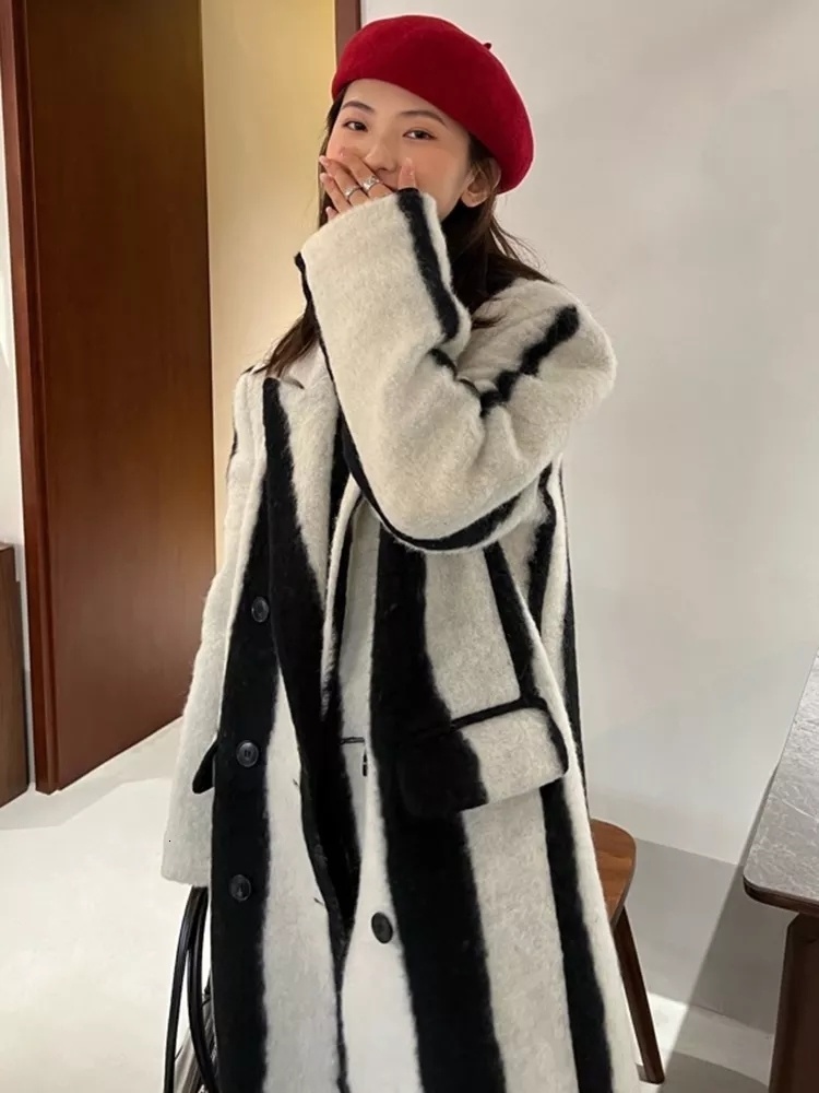 Vintage Black White Color Block Striped Thick Warm Woolen Coat Spring Summer Streetwear Y2k Women Outerwear Tide 10Ab4686