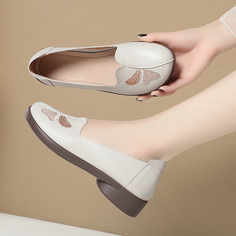 AIYUQI Women Flat Shoes Genuine Leather Spring Casual Shoes Women Slip-on Middle-aged Non-slip Mom Shoes Female
