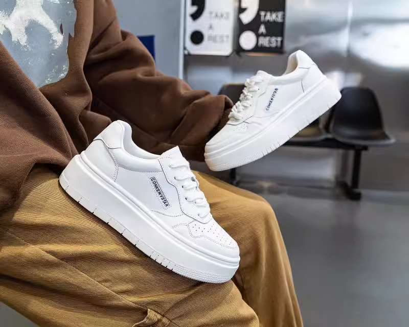 2024 new thick soled small white shoes women casual sports shoes lovers fashion all matching board shoes