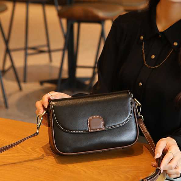 Fashionable Leather Women's Bag Head Layer Vegetable tanned Cowhide Shoulder Bag Contrasting Color Temperament Hand Crossbody Small Square Bag 24