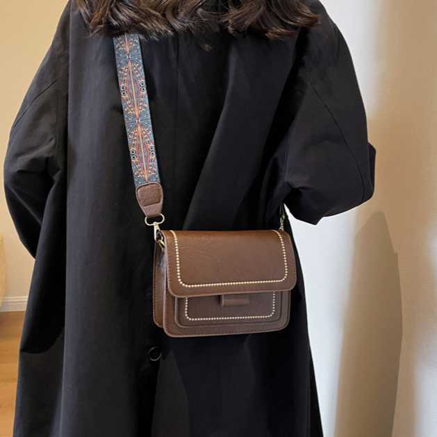 Oil leather small bag women trendy fashionable texture single shoulder bag wide shoulder strap women's bag crossbody small square bag 241215