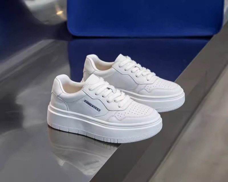 2024 new thick soled small white shoes women casual sports shoes lovers fashion all matching board shoes