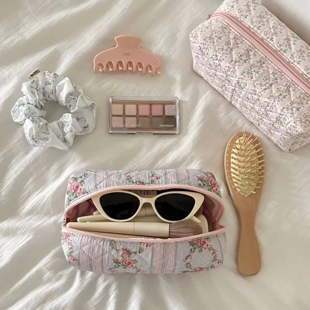 Large capacity floral makeup bag multifunctional floral printing storage organizer professional fluffy makeup bag 241212