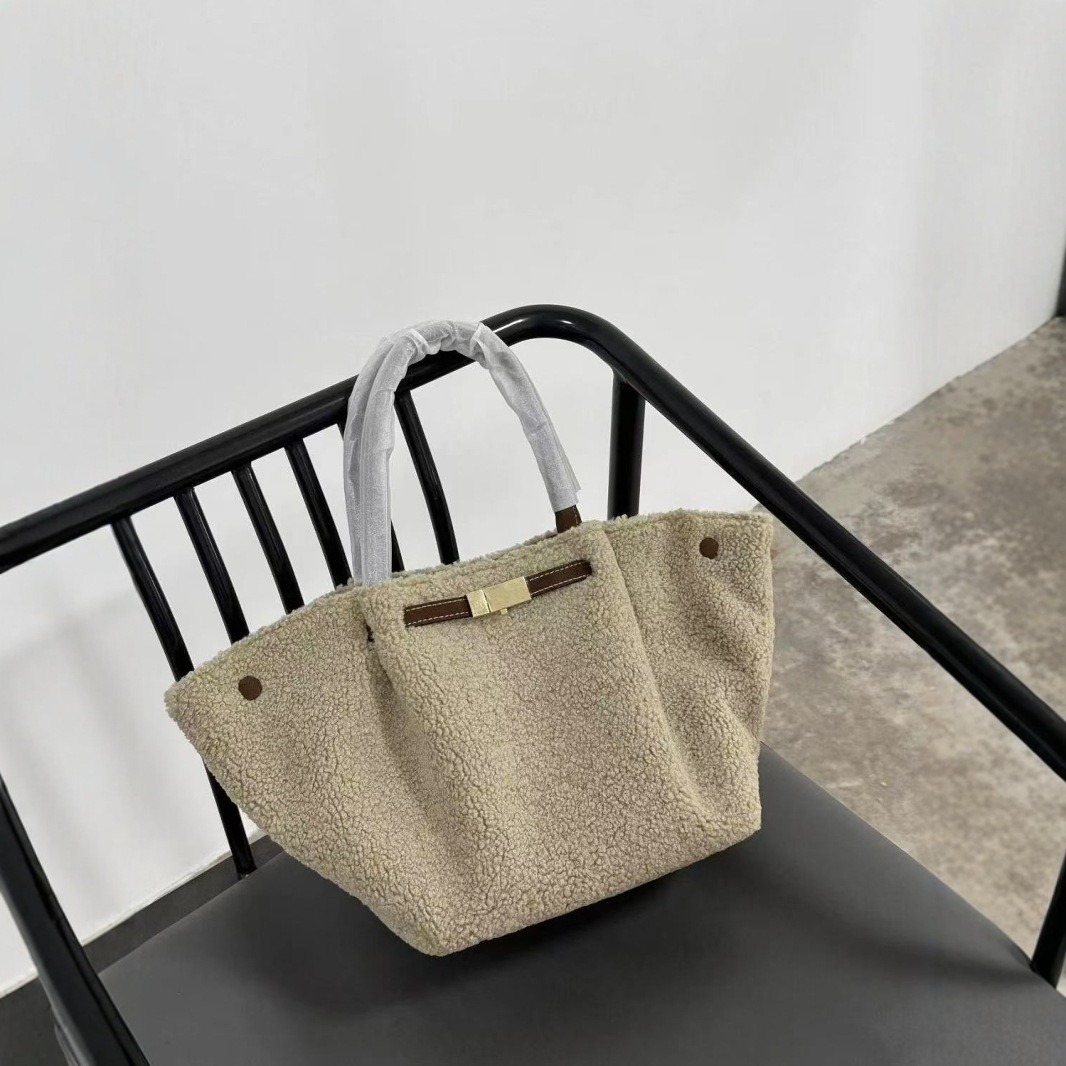 New Fashion Fur Wool Shoulder Bag for Women s Crossbody Designer Handbag for Women s Travel Daily Fake Wool Handbag Designer Shoulder Bag bag