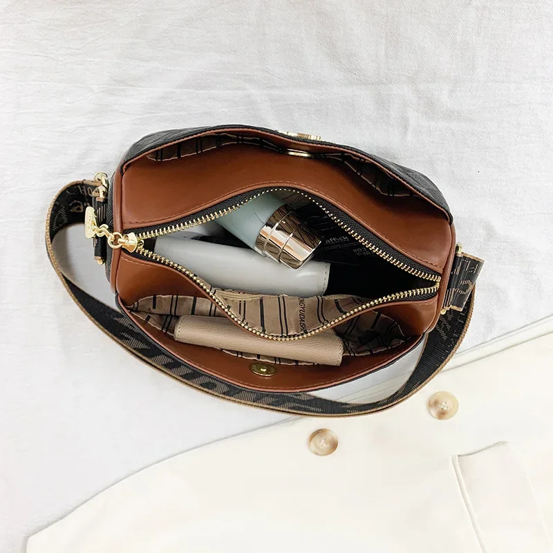 New Women leisure s Chessboard Single Wide trend Shoulder Strap Crossbody Bag Retro Style Handbag Designer Shoulder Bag