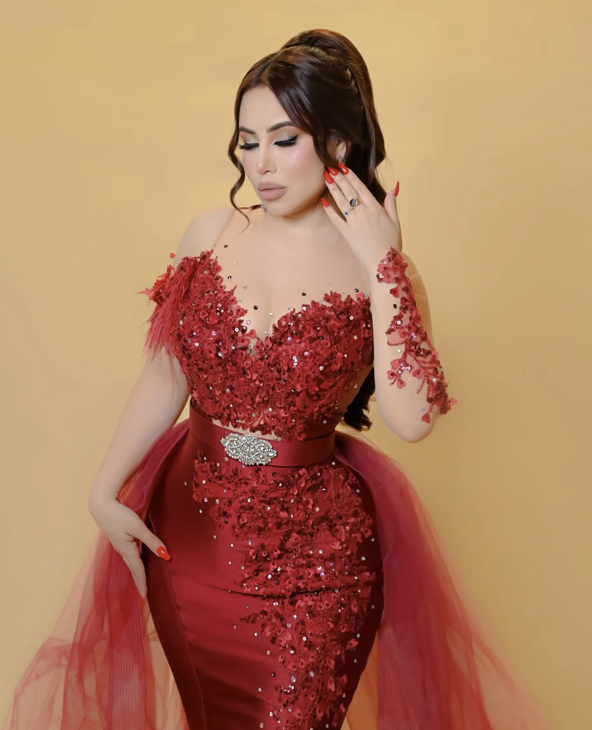 Beaded Long Sleeves Mermaid Evening Dresses Feathers Lace Appliques Detachable Train Dark Red Prom Dress 2025 Trumpet Special Occasion Gown For Women