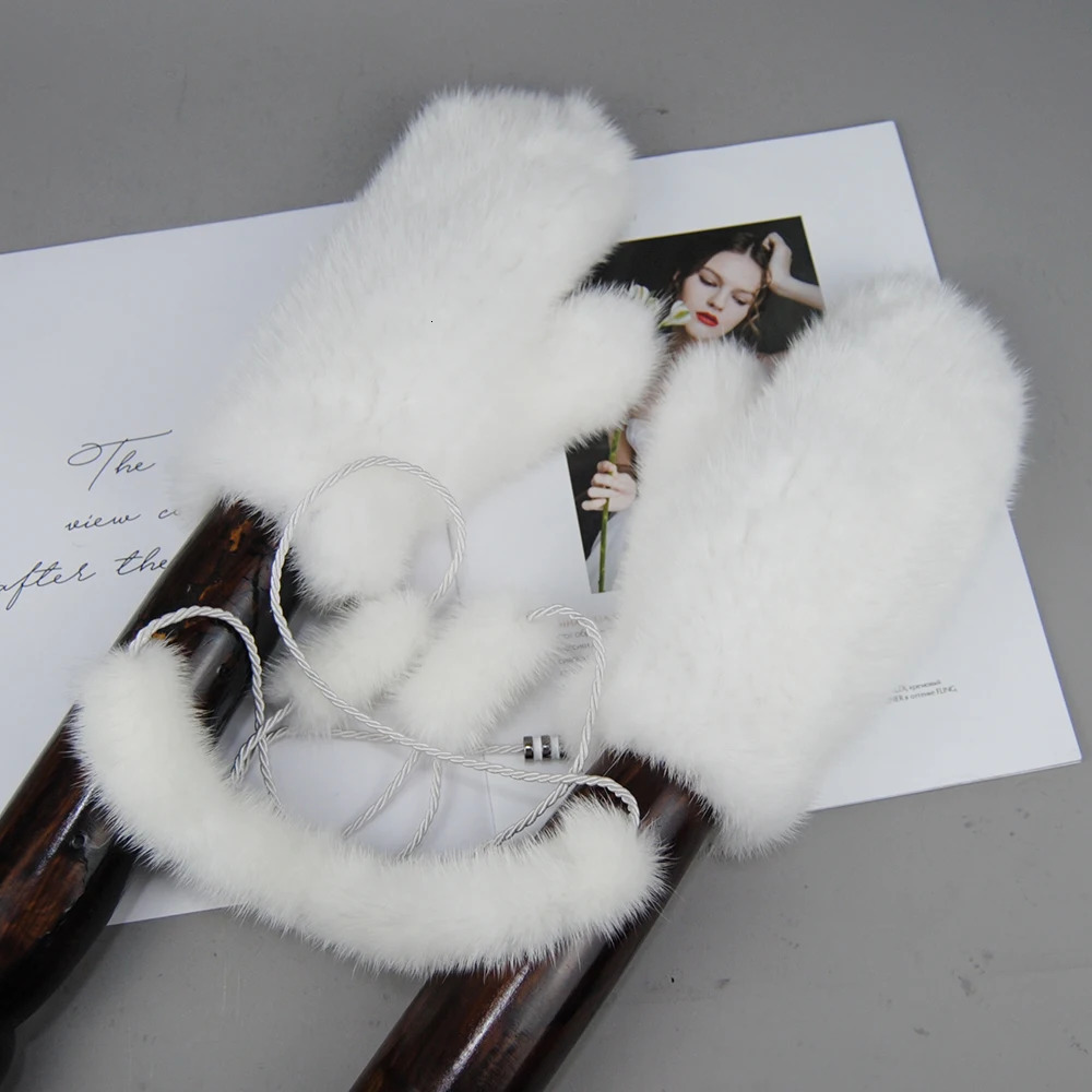 Winter real mink gloves are fashionable soft and warm 100 natural suitable for women High quality elastic leather knitted fur 241212