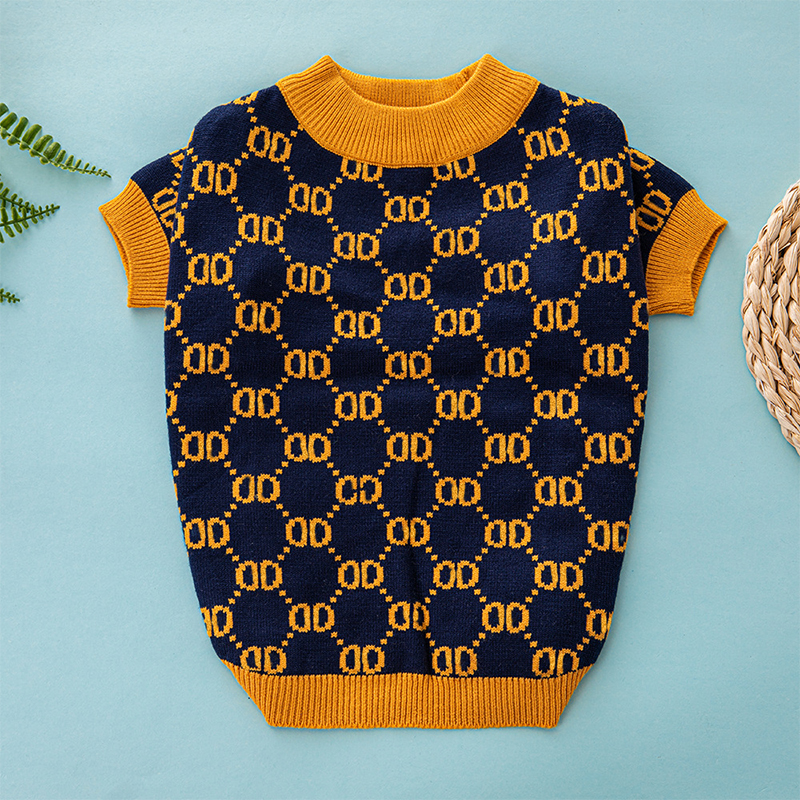 Designer Knitted Brand Apparel Dog Supplies Winter Warm Sweater Cold Weather Pet Coat Puppy Cat Jumper Clothing
