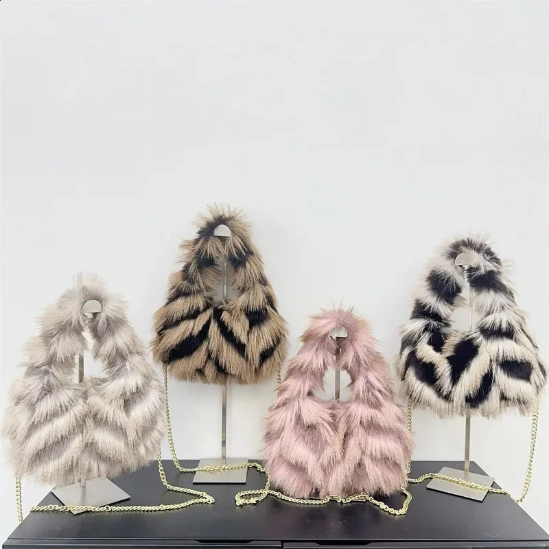 Faux Fox Fur Handbag Winter Fashion Soft Large Capacity Tote Bag Sling Gold Chain Shoulder Crossbody Bag Fluffy Warm Pouch 2025 241216