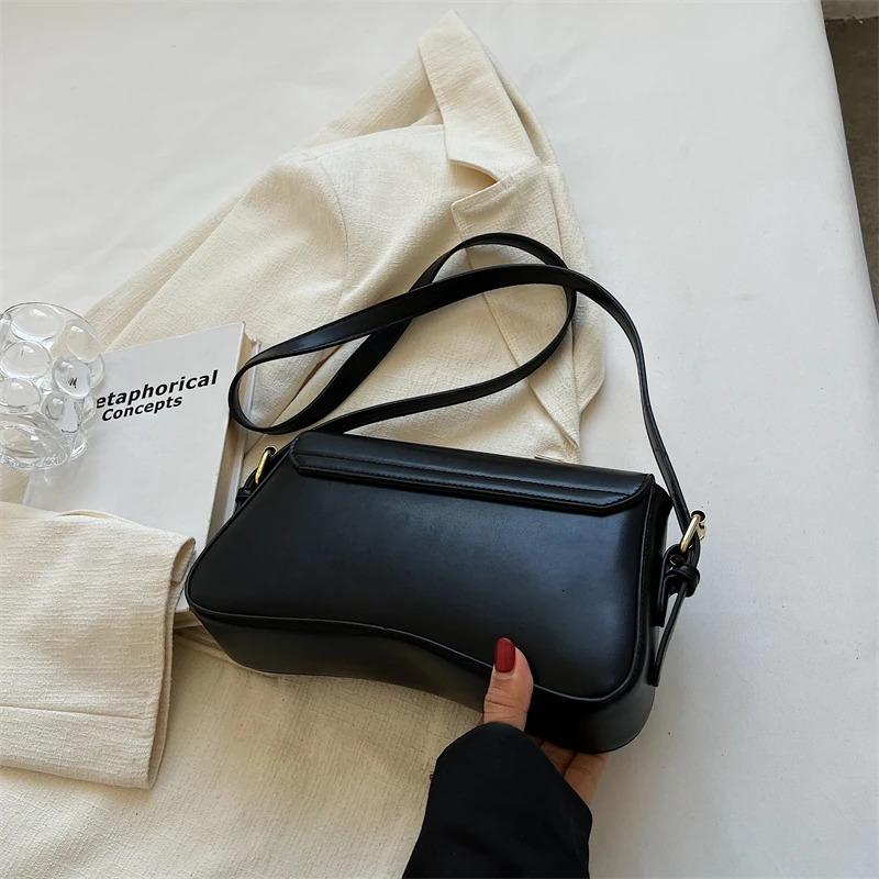 Vintage Shoulder Bag for Woman Chain Handbag Black Crossbody Bags Underarm 241213