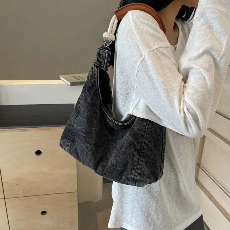 New Free Delivery Denim Shopper Purse Fi Wen Totes Shoder Bag Fem Khaki Canvas Designer French Style Underarm Handbag Z250210 Designer Bag Luxury Bag 