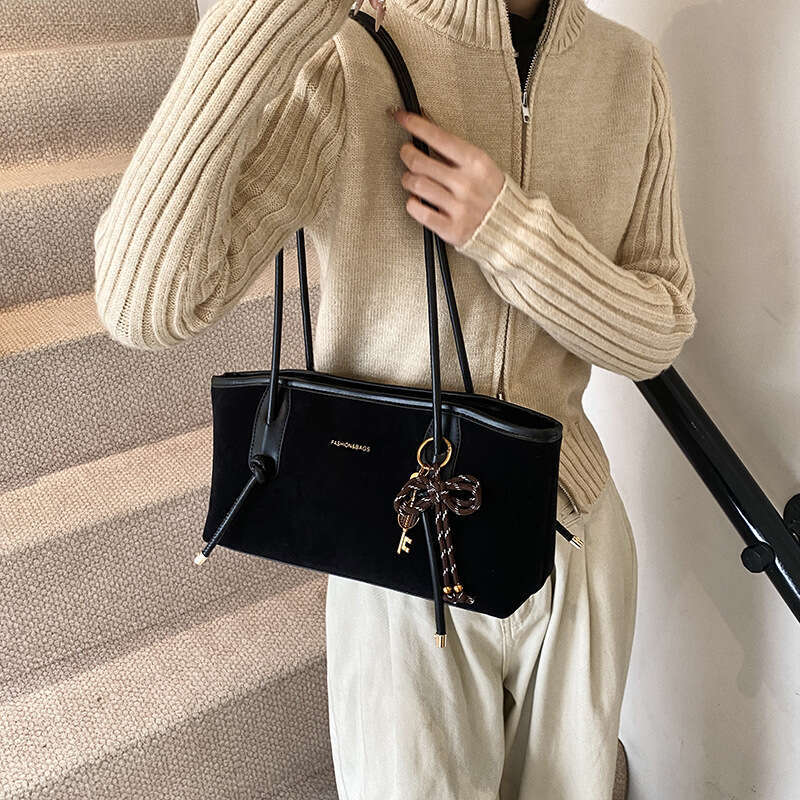 Shoulder Bag for Women Underarm Purse Large Capacity Winter Fall Popular Texture Shoulder Casual Versatile Commuting Armpit Bag