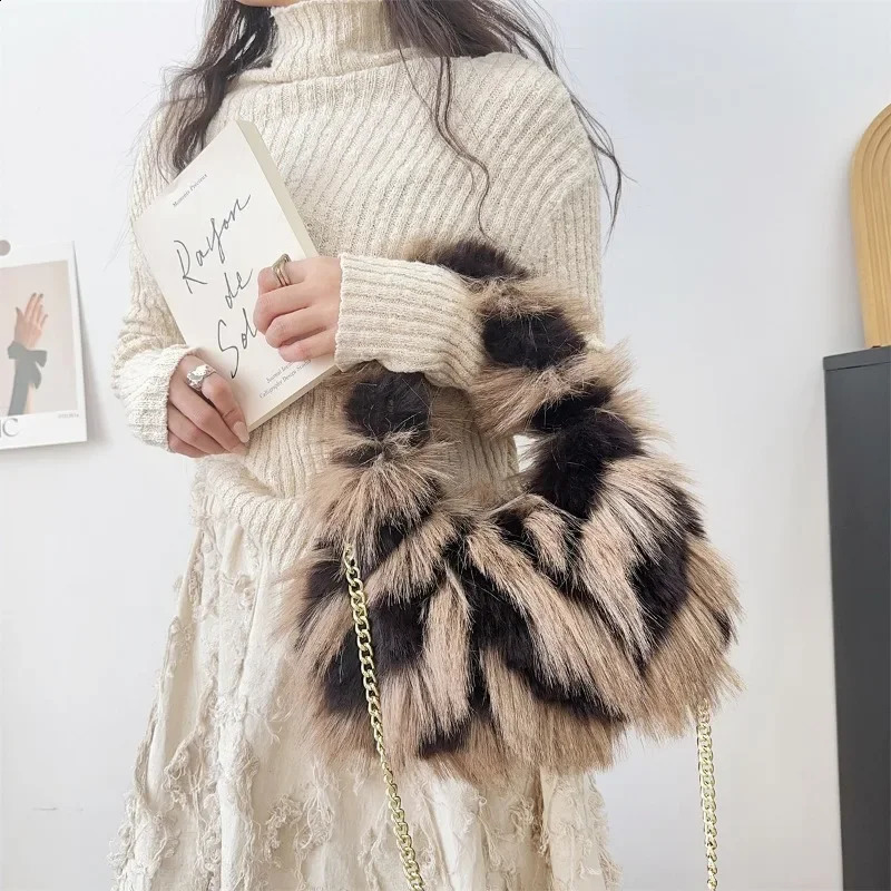 Faux Fox Fur Handbag Winter Fashion Soft Large Capacity Tote Bag Sling Gold Chain Shoulder Crossbody Bag Fluffy Warm Pouch 2025 241216
