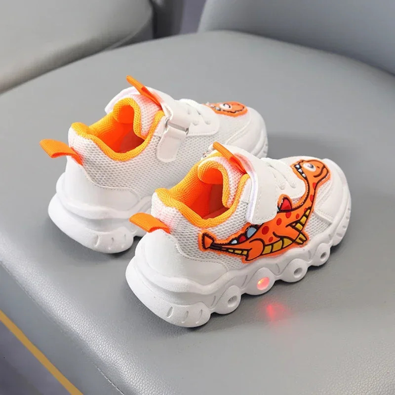 LED childrens cute cartoon boys casual sports shoes girls mesh breathable luminous shoes baby lighting shoes 241216