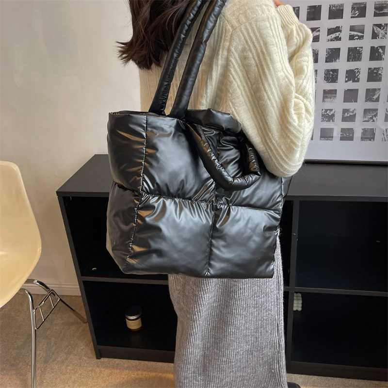 New Free Delivery Large Shopper Fi Quilted Wen Designer Space Padded Cott Shoder Handbag Puff Tote Bag Z241216 Designer Bag Luxury Bag Tote Bag