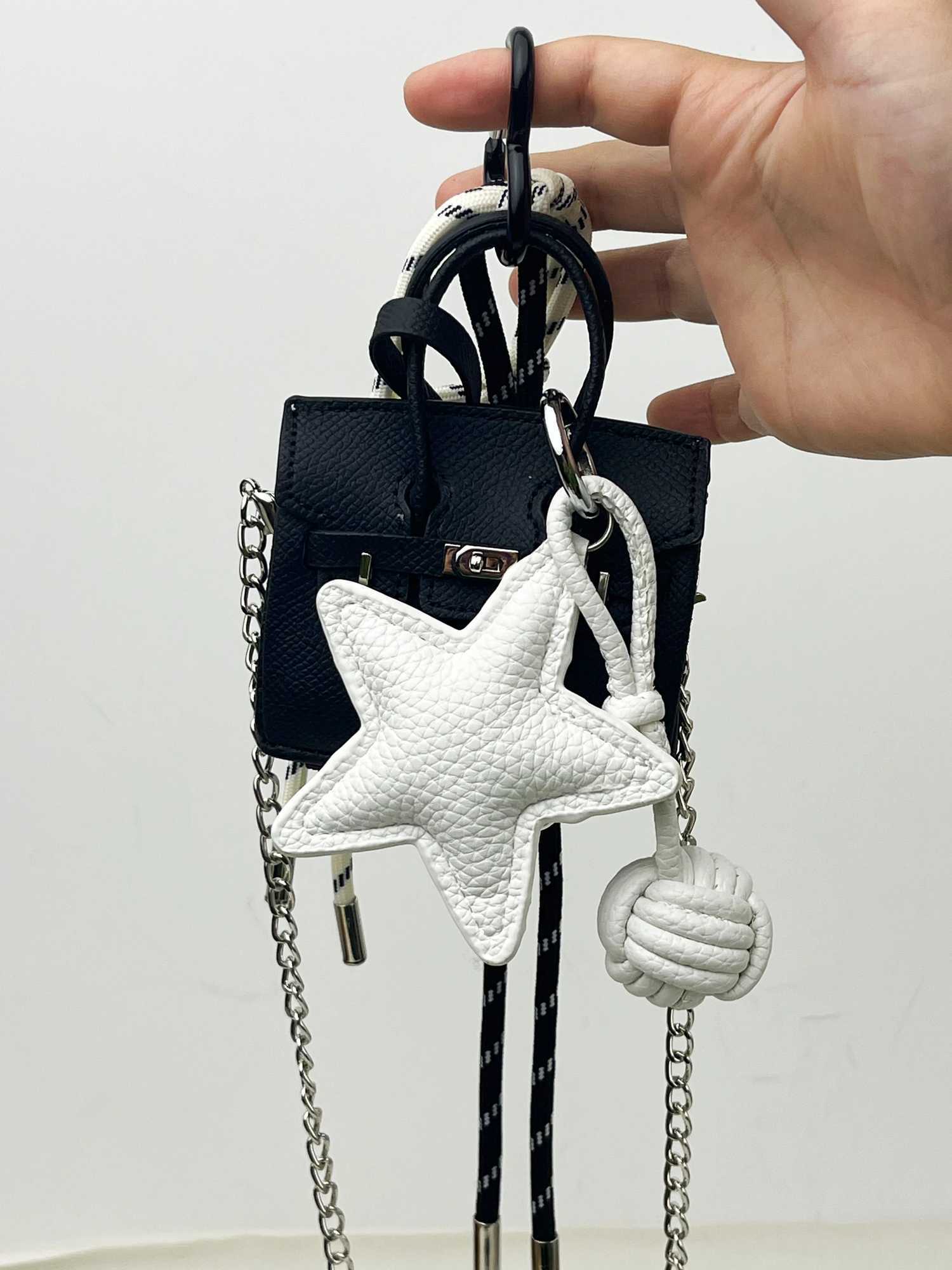 24 New Extremely Complicated Bag Pendants Versatile Bag Pendants Jia Matching With Hanging Ropes Fashionable Key Pendants Y241216