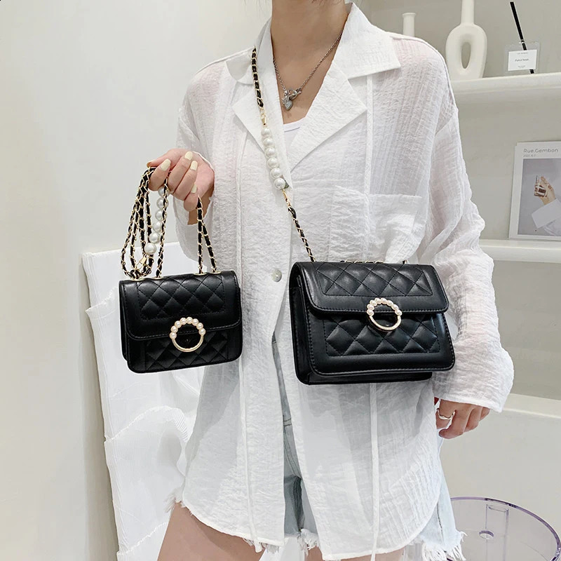 Vintage Women Small Shoulder Crossbody Purse Blue Black White Clutch Case Fashion Pearl Chain Bag