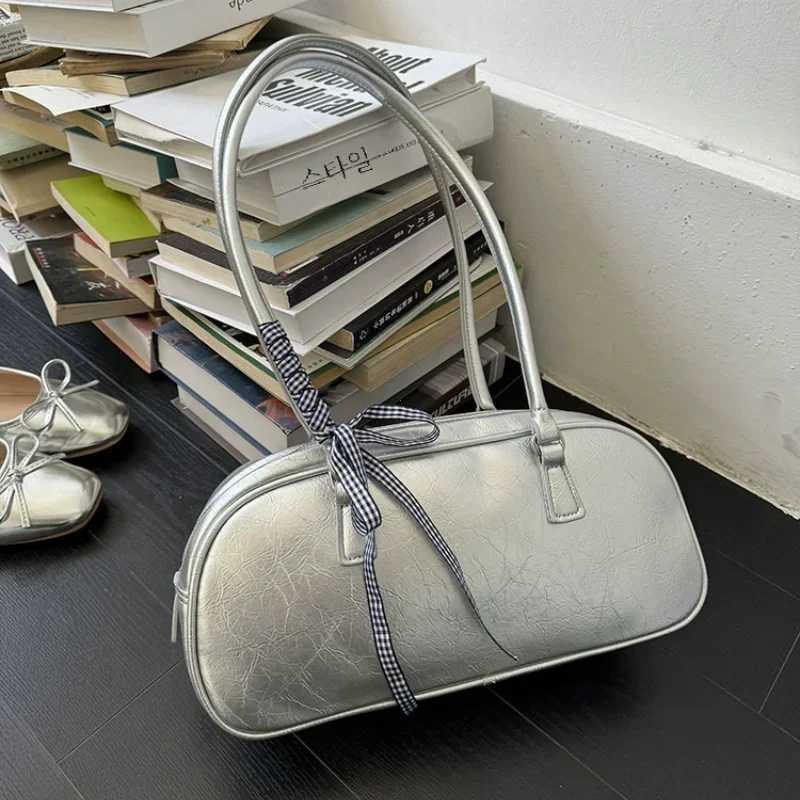 Large Capacity Silver Bag Women Portable Pillow Bag All-Match Shoulder Underarm Bag Womens Handbag Casual Boston Commuting Bags Y250603