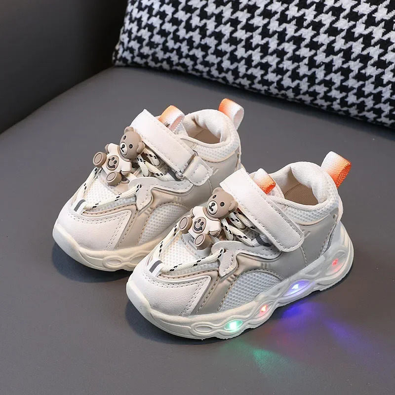 Childrens casual luminous shoes LED sparkling breathable mesh upper sports childrens chi 241216